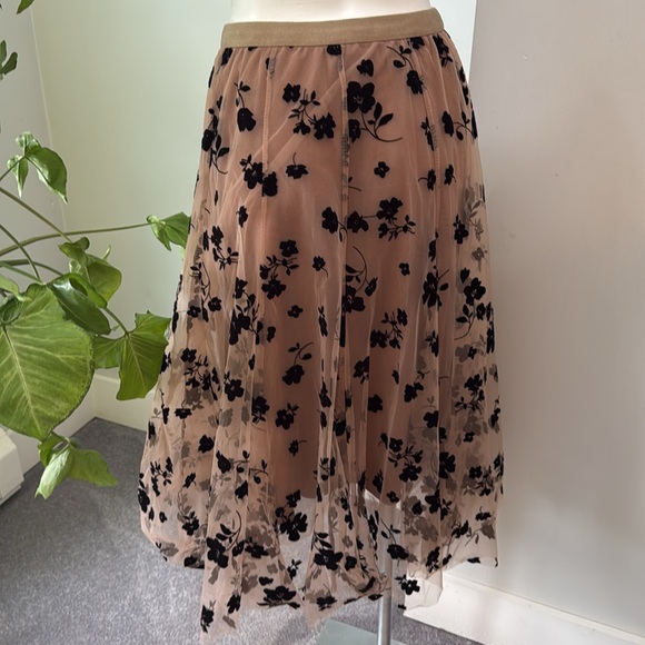 Chicwish Black Floral Midi Skirt - Picture 6 of 7
